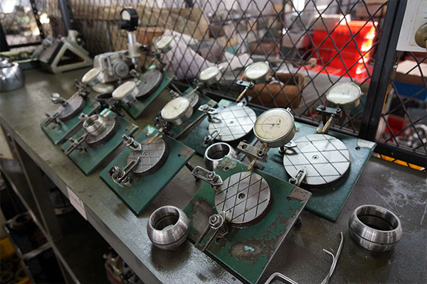 Spherical bearing parts storage